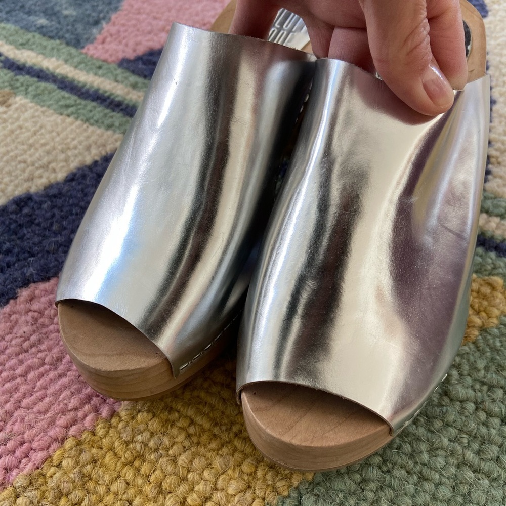 Charlotte Stone Metallic Mule Clog Platform - Reposh